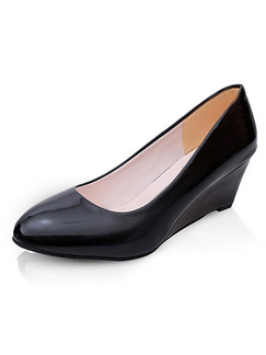 Black Patent Leather Pointed Toe Low Heel 5cm Wedges