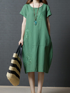 Green Plus Size Loose Cocoon-Shaped Lace Embroidery Round Neck Shift Dress for Casual