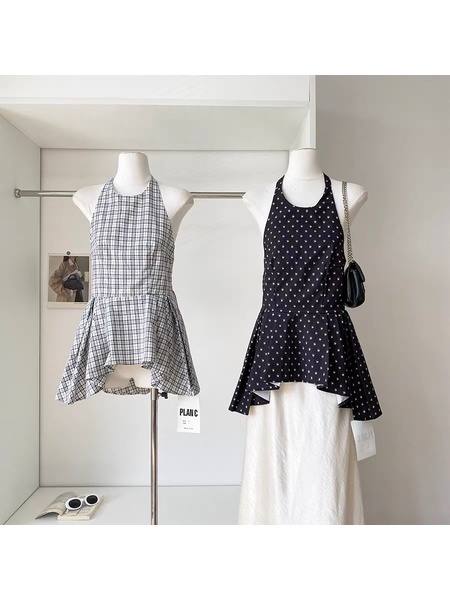 Real shot and real price for summer vacation, fresh and age-reducing plaid halter neck vest suspender dress in navy blue, irregular and slim.