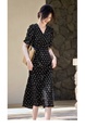 Spot French Elegant Tea Break Dress Female 2025 Summer Commuting Simple Waist Slim V-Neck Floral Skirt in Black