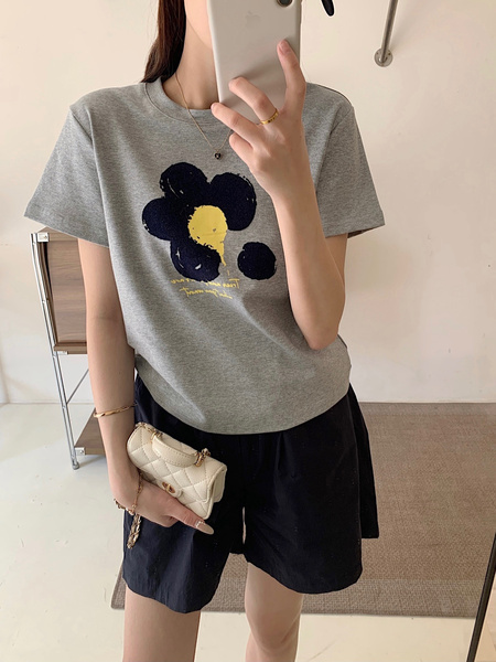 Summer New Simple Small Zhongbo Main Tone Flocking Flowers Print Shoulder Short Sleeve T-shirt Korean Casual Top - Light Gray
