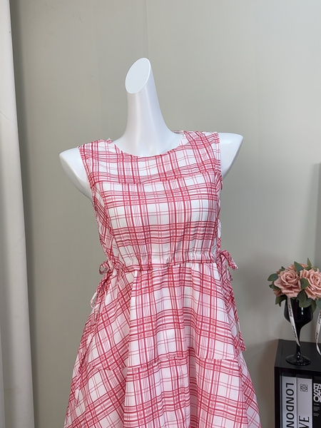 Canned Shiduo 'Oxygen Ramble' Red and White Checked Round Neck Sleeveless Adjustable Drawstring Vest Dress Bud Skirt