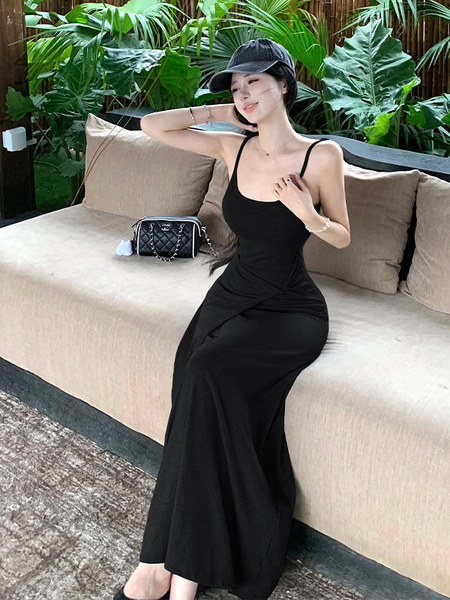 2025 Summer New Twist Design Sense Inspirational Design Slimming Knitted Sling Dress Women's Chest Pad Slimming Dress in Black