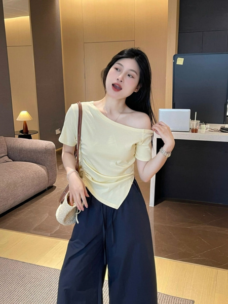 Blue Hot Girl Irregular Short-Sleeved T-Shirt Female Summer Petite Short Chic Beautiful Off-Shoulder Top in Yellow